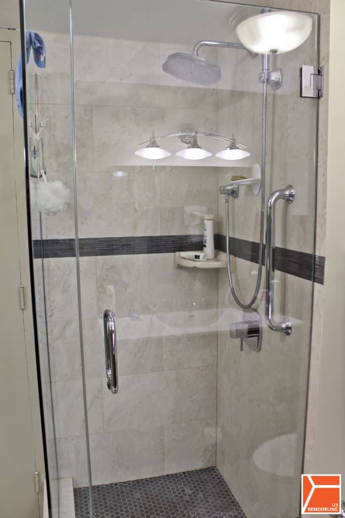 Standing Mixer Shower W Rain Shower Head with Hand-Held Shower Fixtures at 505 N Lake Shore Dr in Streeterville