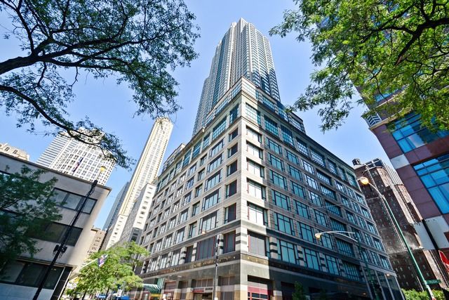 Chicago Place Condo Remodel - 100 E Huron St (Magnificent Mile)