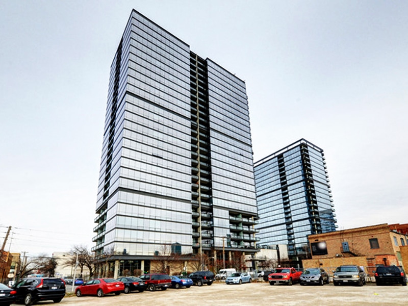 Sono East Condo Remodel - 860 W Blackhawk St (Lincoln Park)