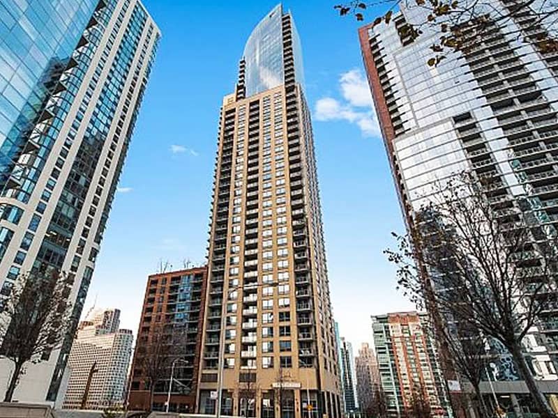 Regatta Condominium Remodeling at 420 E Waterside Dr in New East Side