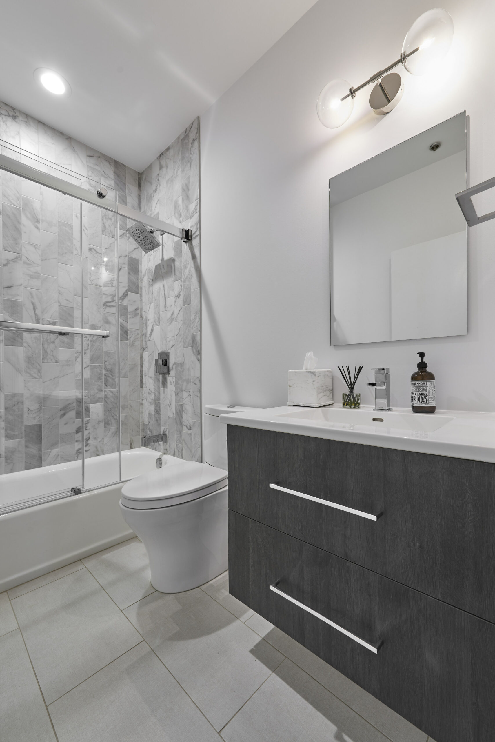 Chicago River North guest bathroom remodeling